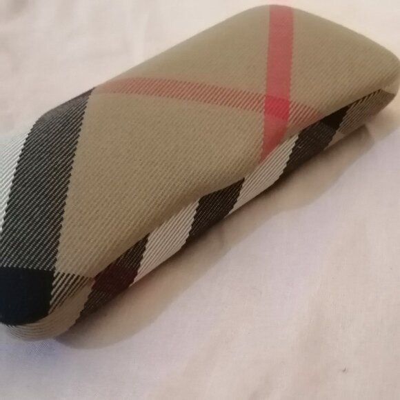 Burberry Hardshell Eyewear Case - Picture 4 of 6